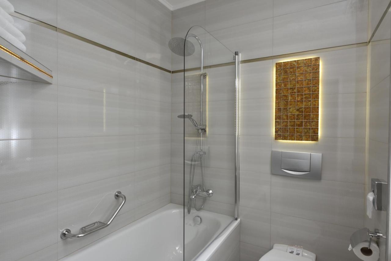 Standard Double Suite,847182293:JPEG