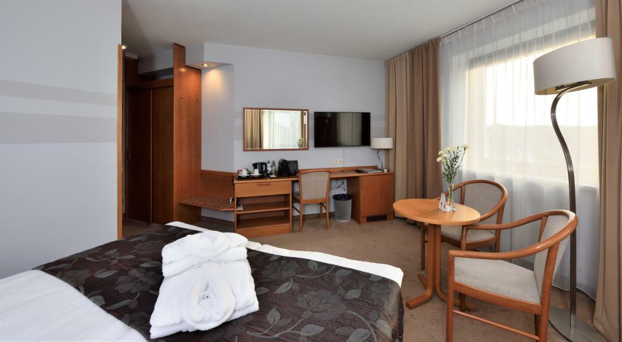 Deluxe Double Room,847186088:JPEG